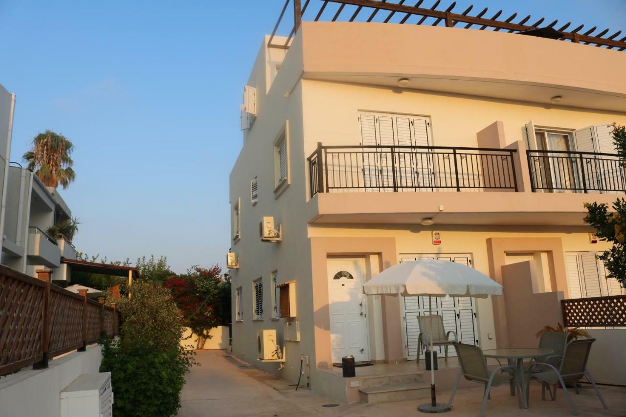 The Paradise Townhouses By Taimoura Paphos Buitenkant foto